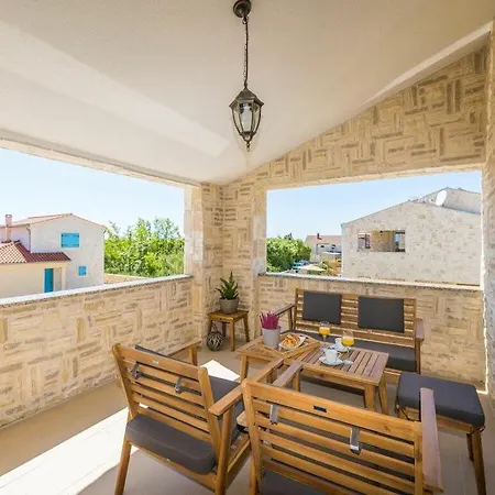 Luxury With Heated Pool And Jacuzzi 02 *