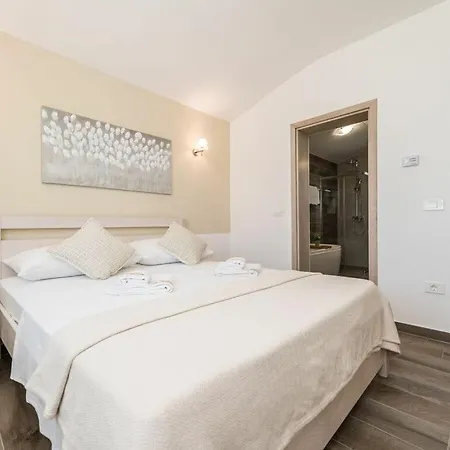 Villa Luxury With Heated Pool And Jacuzzi 02 Privlaka (Zadar)